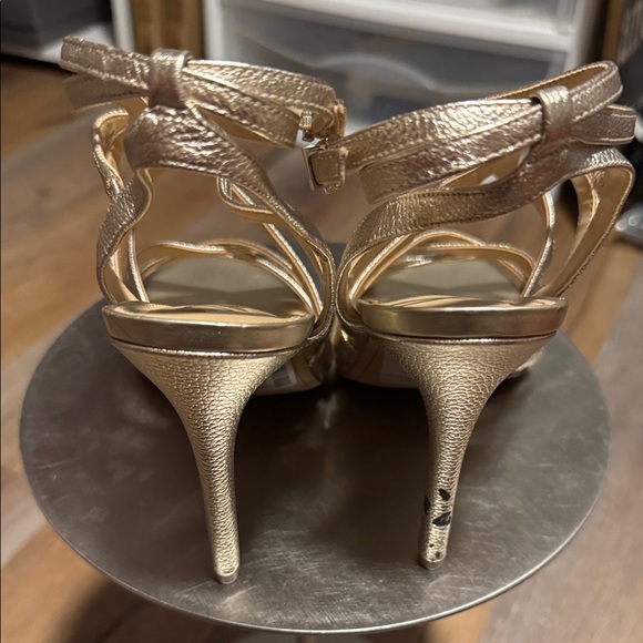 PRE-OWNED Sam Edelman Elegant Gold Strappy Sandals - Picture 7 of 15